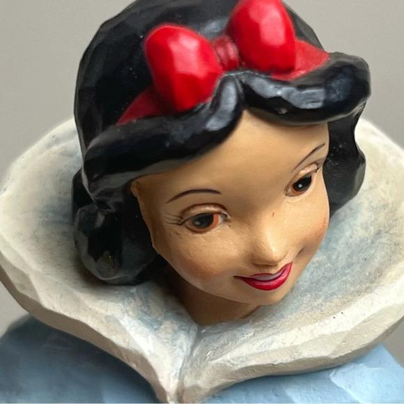 Disney Traditions Snow White Winter Snow #4026076 Enesco Figurine Showcase - Picture 10 of 13